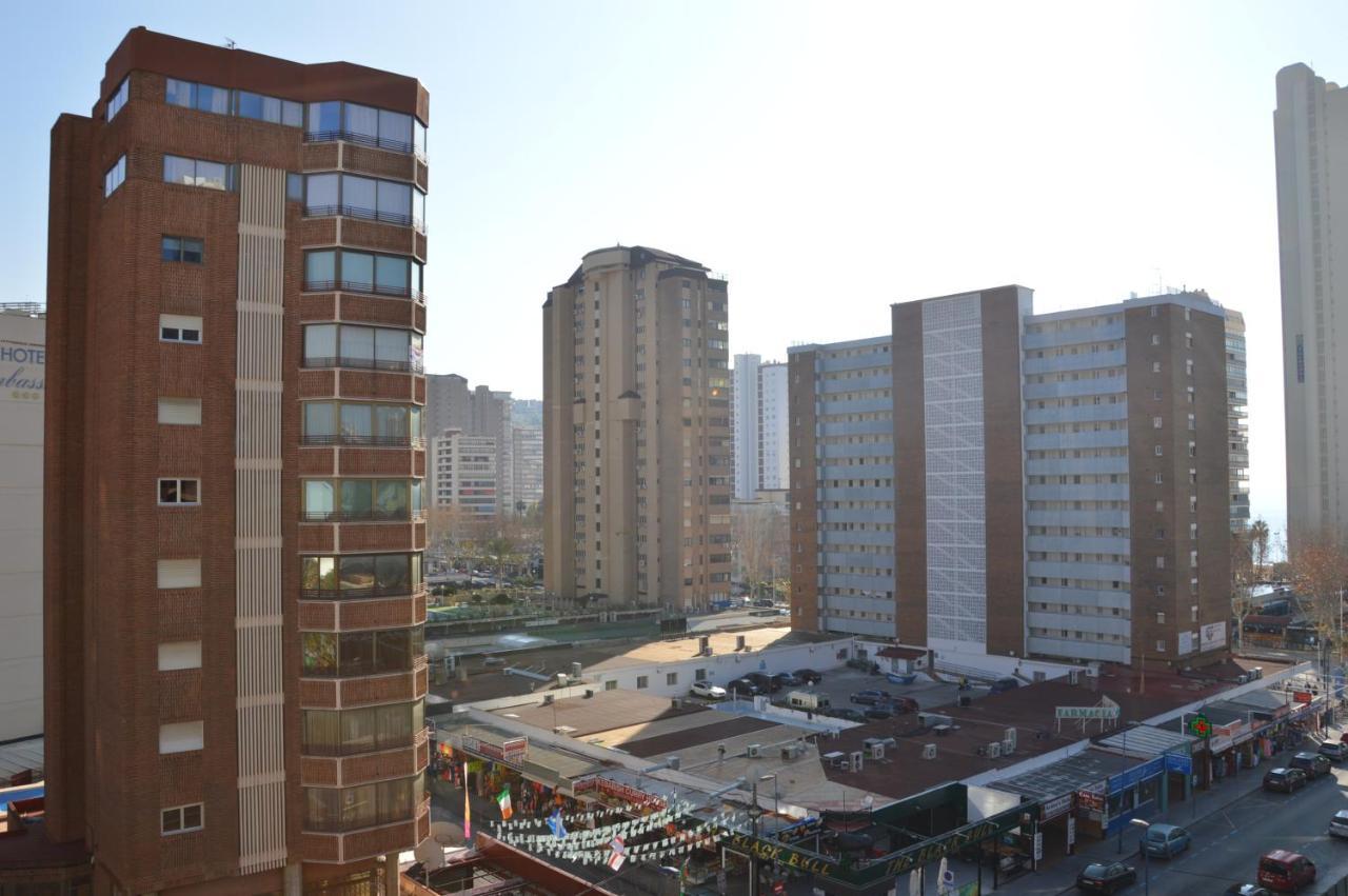 Apts Ara With Pool Бенидорм Экстерьер фото