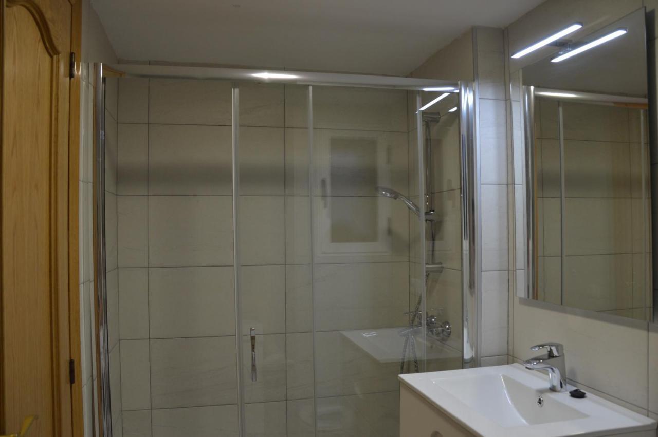 Apts Ara With Pool Бенидорм Экстерьер фото